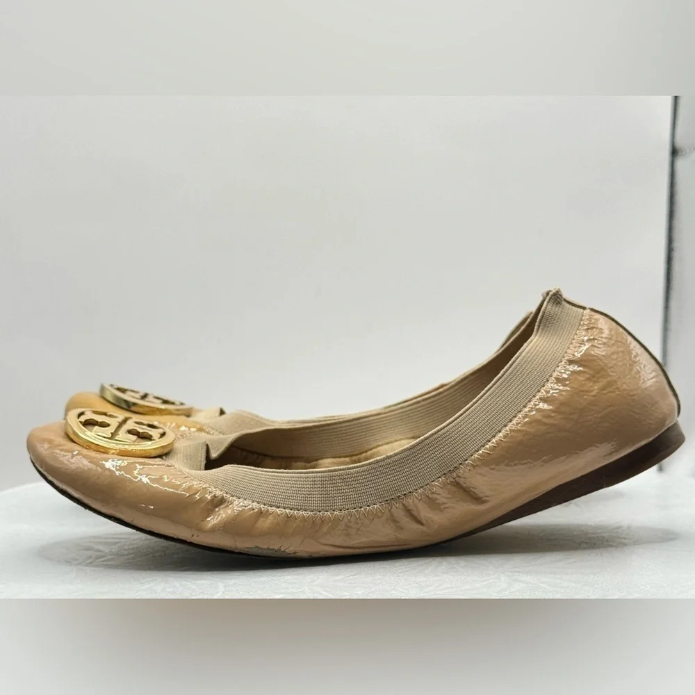 Tory Burch Women’s Claire Elastic Patent‎ Leather Logo Ballet Tan&Gold Flats 7.5